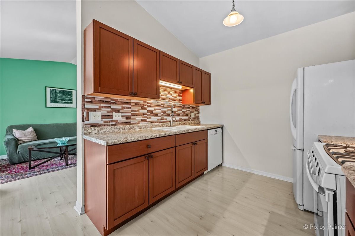 1101 Yorkshire Court #D, Elgin, IL 60120