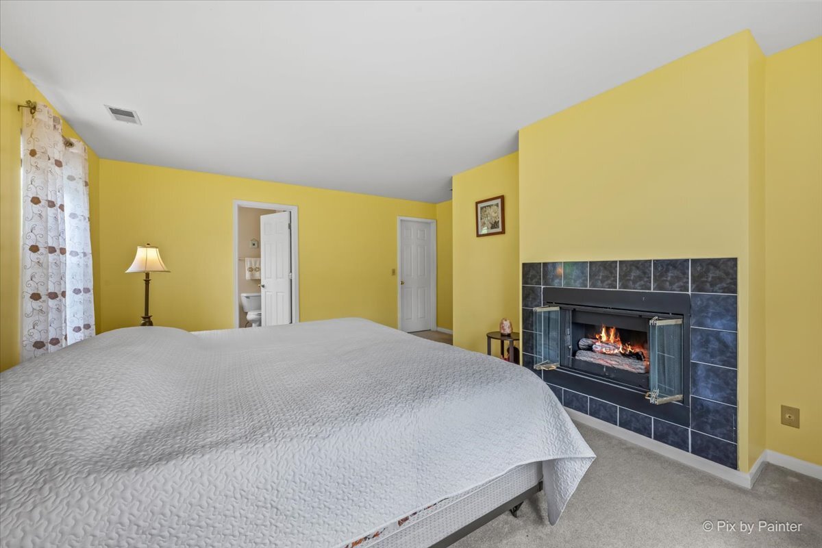 1101 Yorkshire Court #D, Elgin, IL 60120