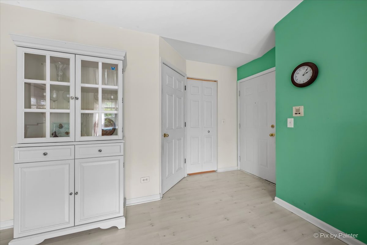 1101 Yorkshire Court #D, Elgin, IL 60120