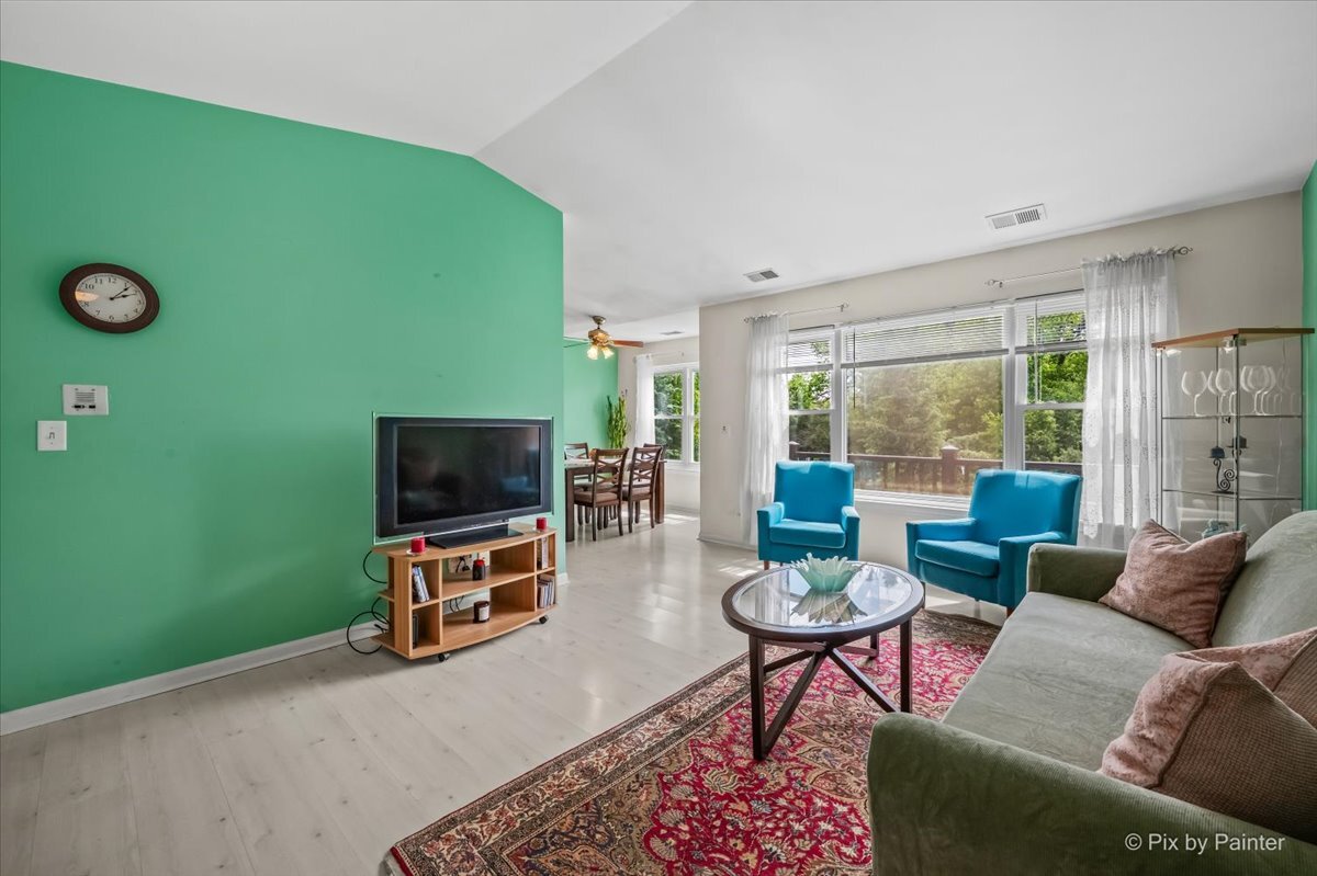 1101 Yorkshire Court #D, Elgin, IL 60120