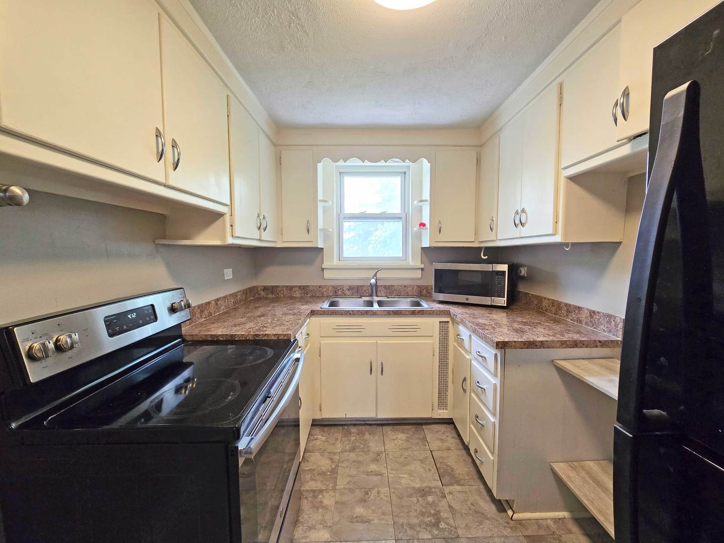 249 E Park Boulevard #2, Villa Park, IL 60181
