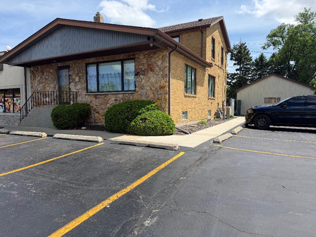 272 W Irving Park Road, Wood Dale, IL 60191