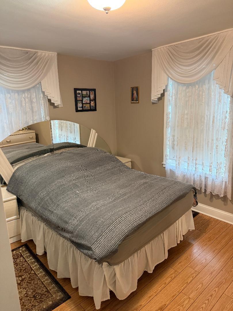 272 W Irving Park Road, Wood Dale, IL 60191