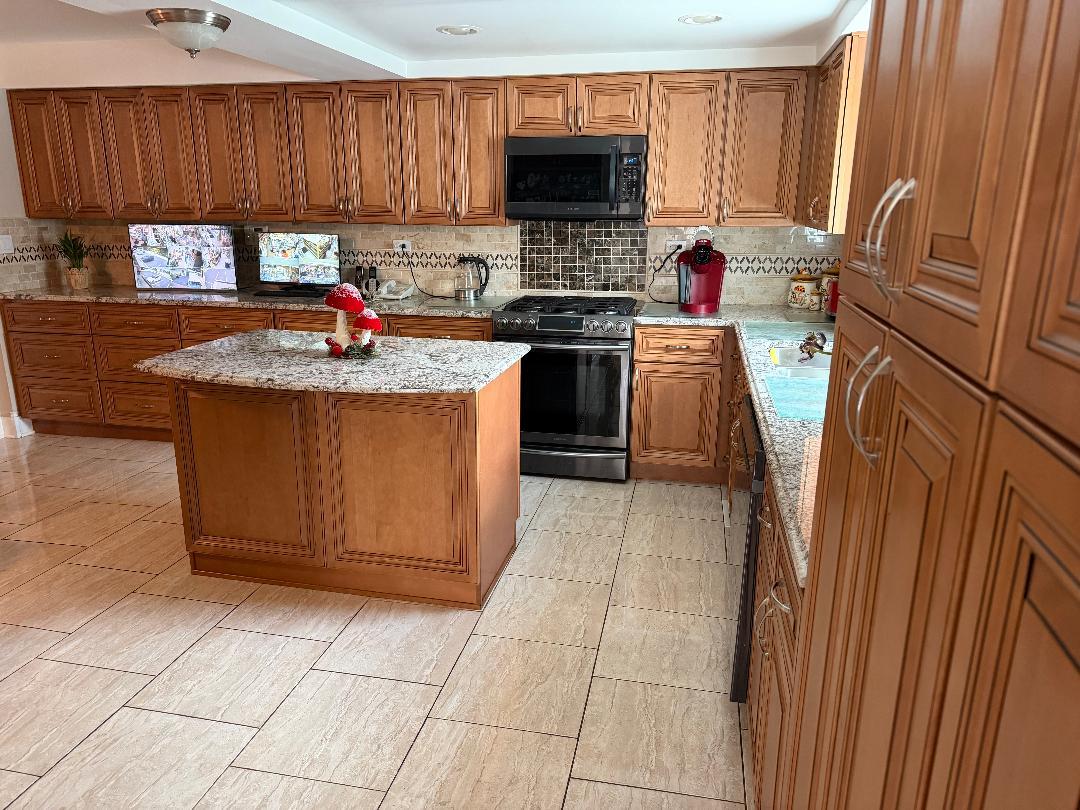 272 W Irving Park Road, Wood Dale, IL 60191