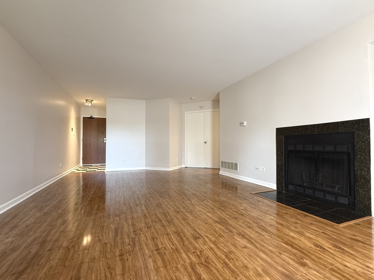 1757 Eastwood Court #4, Schaumburg, IL 60195