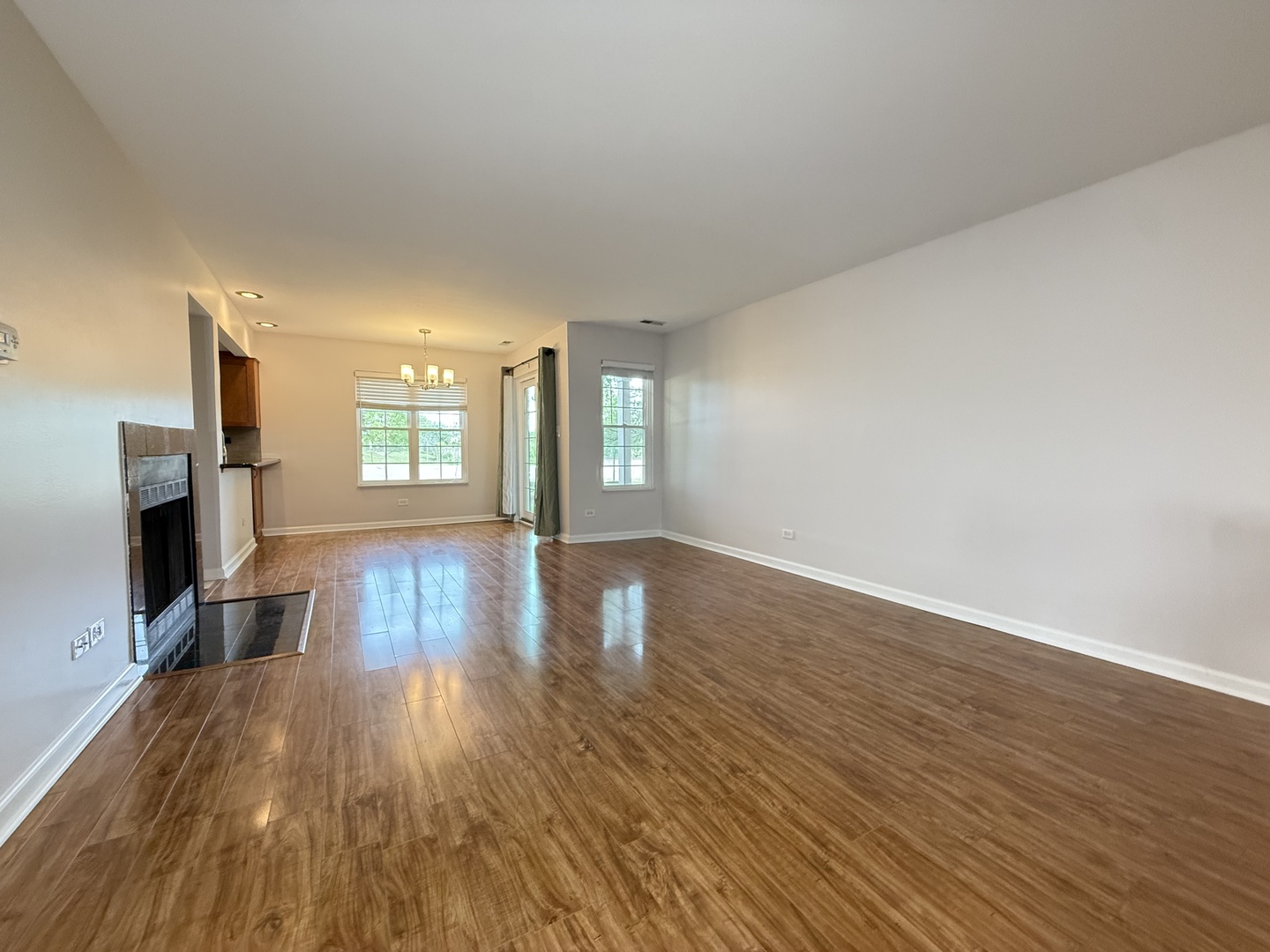 1757 Eastwood Court #4, Schaumburg, IL 60195