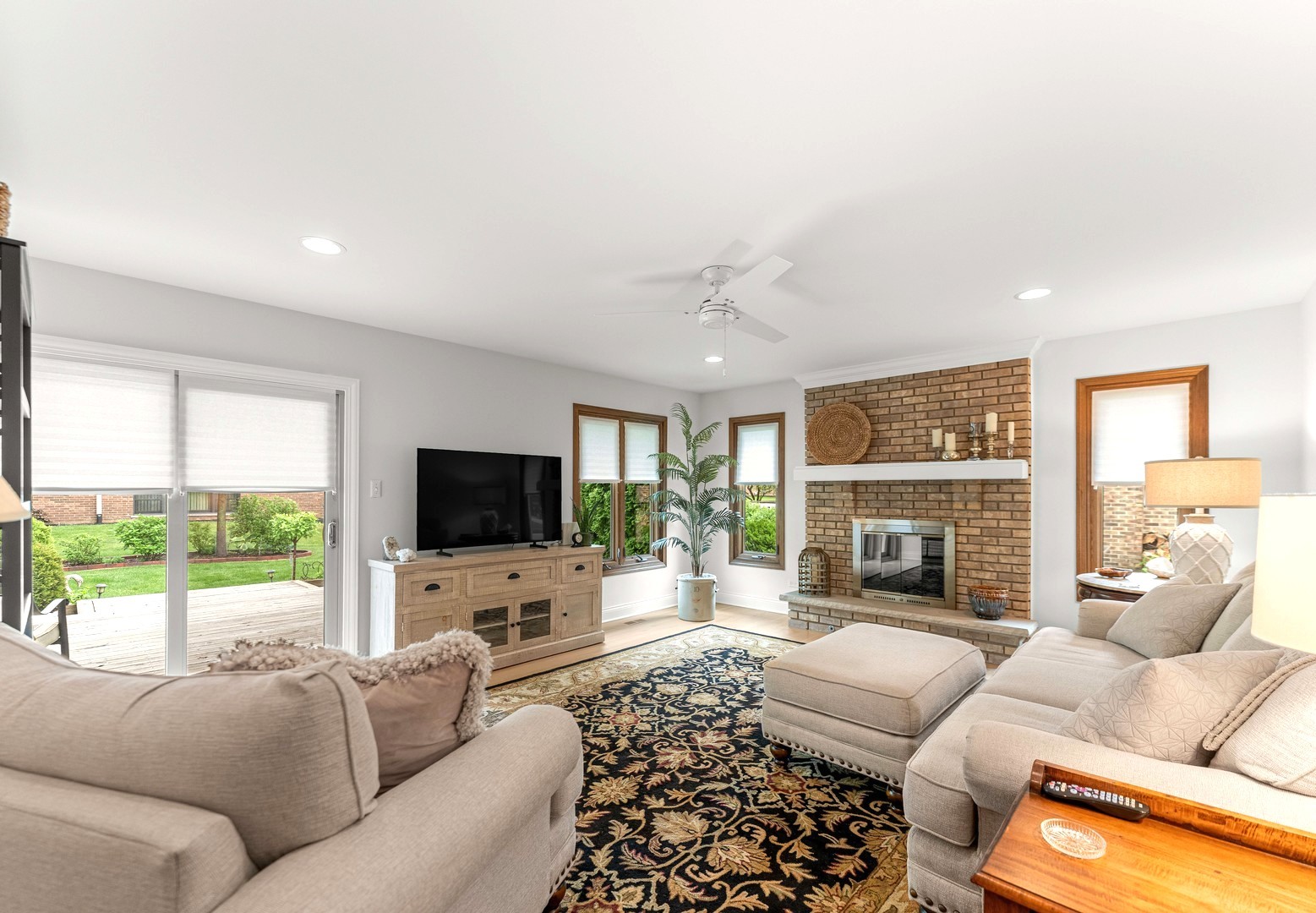 8129 Middlebury Avenue, Woodridge, IL 60517