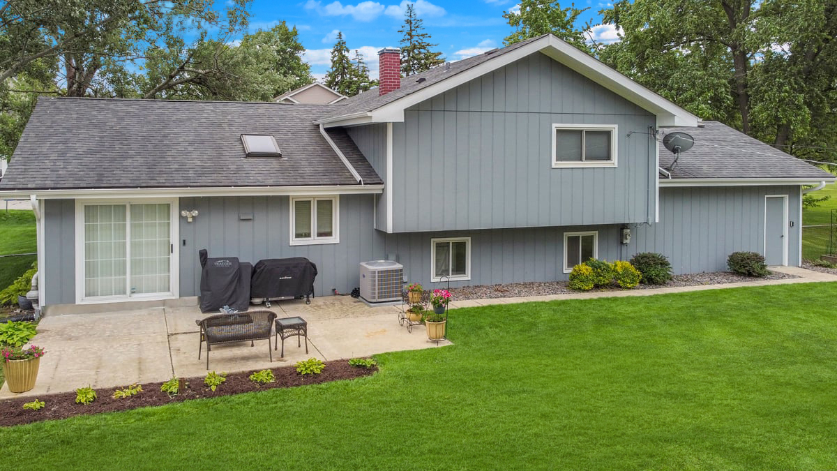 1136 Oxford Street, Downers Grove, IL 60516