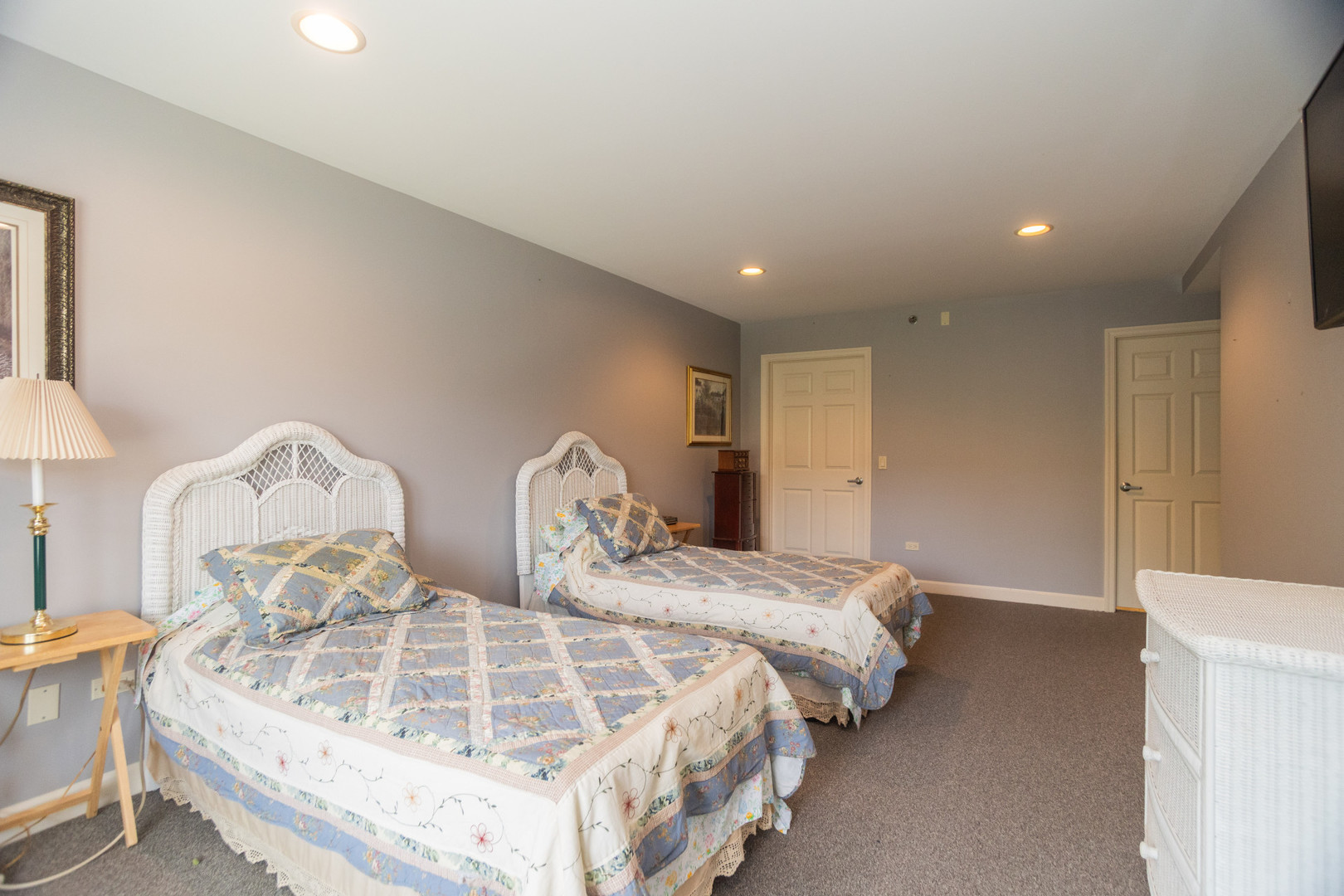 865 E 22nd Street #302, Lombard, IL 60148