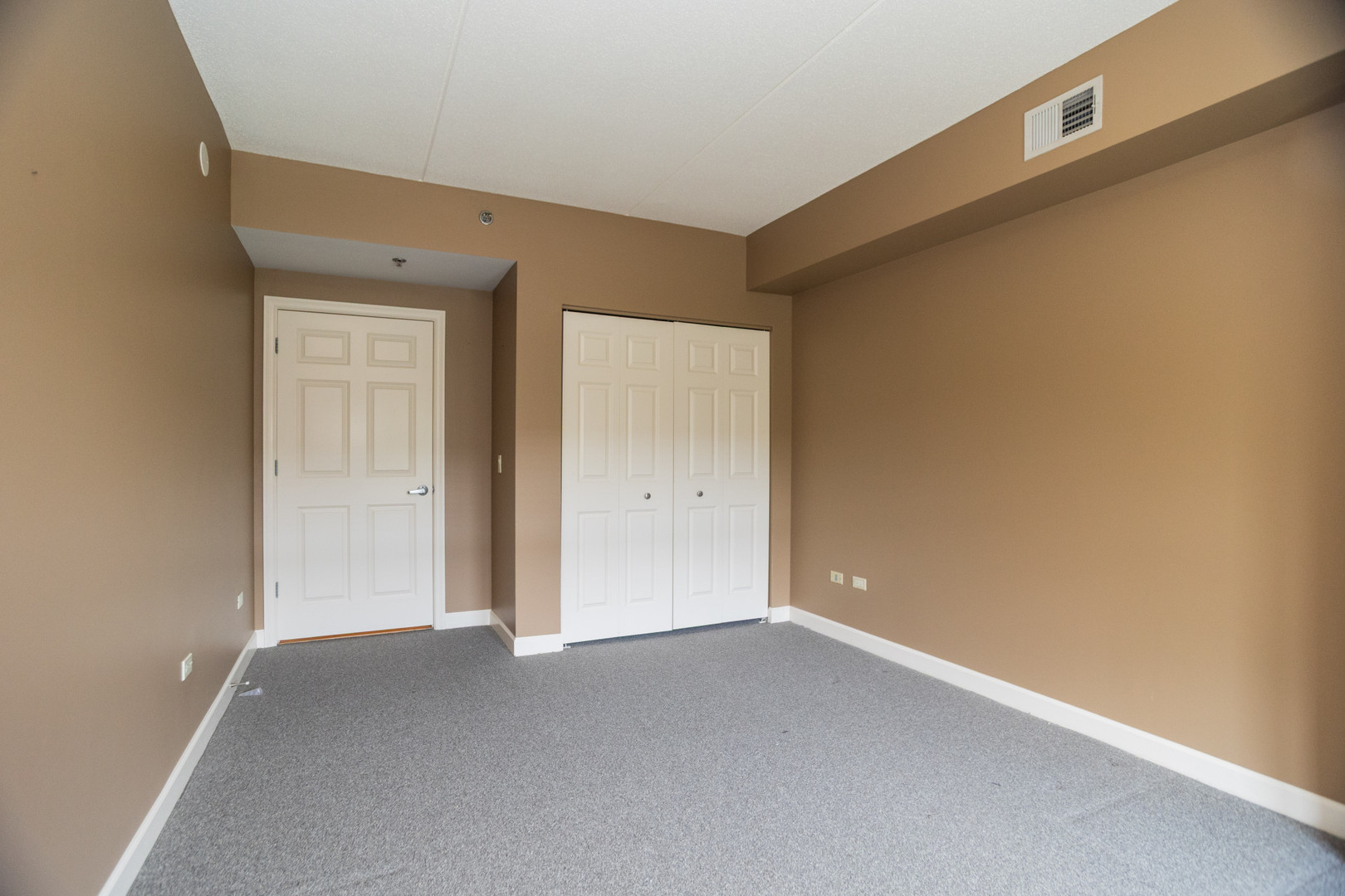 865 E 22nd Street #302, Lombard, IL 60148