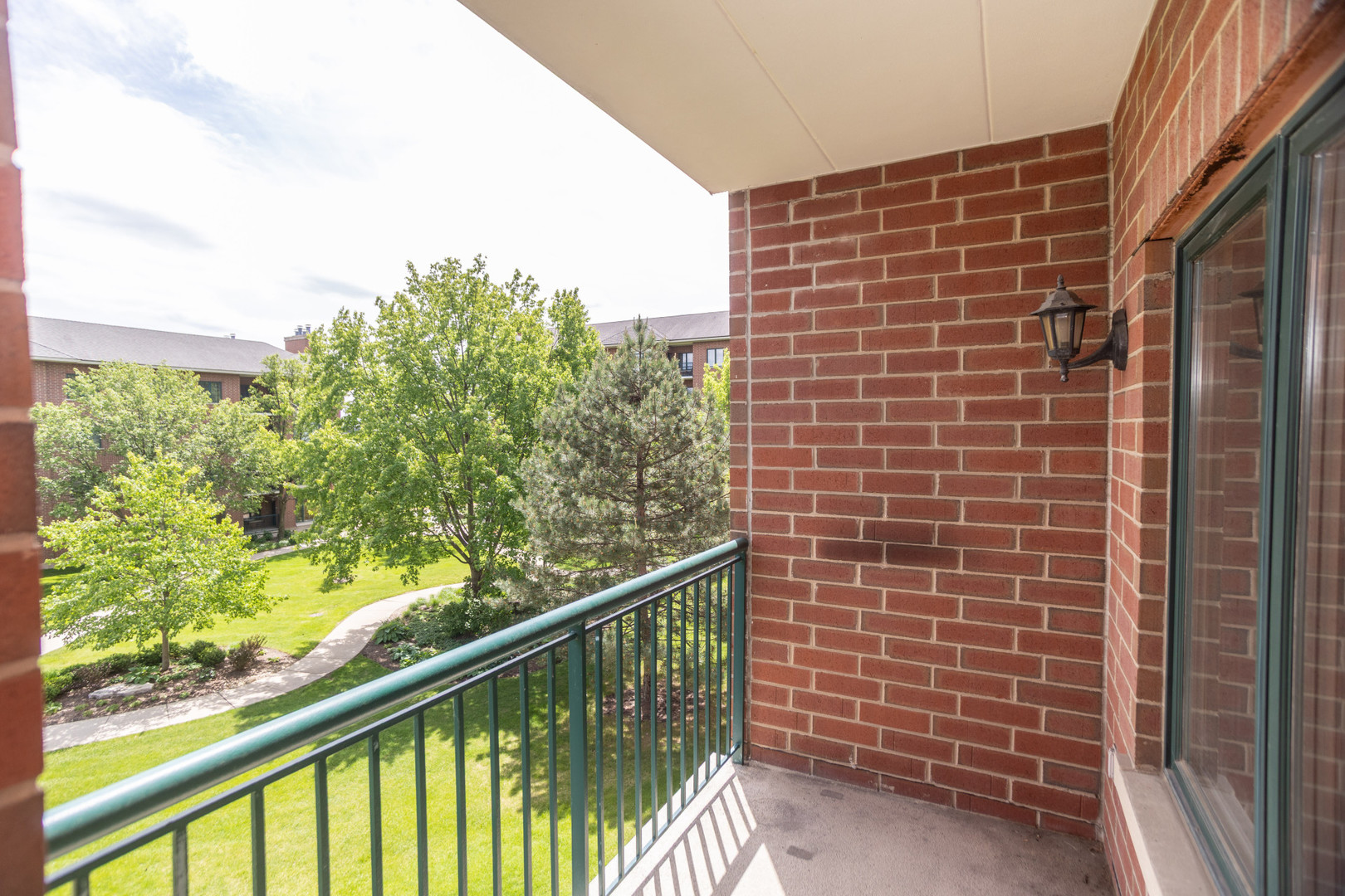865 E 22nd Street #302, Lombard, IL 60148