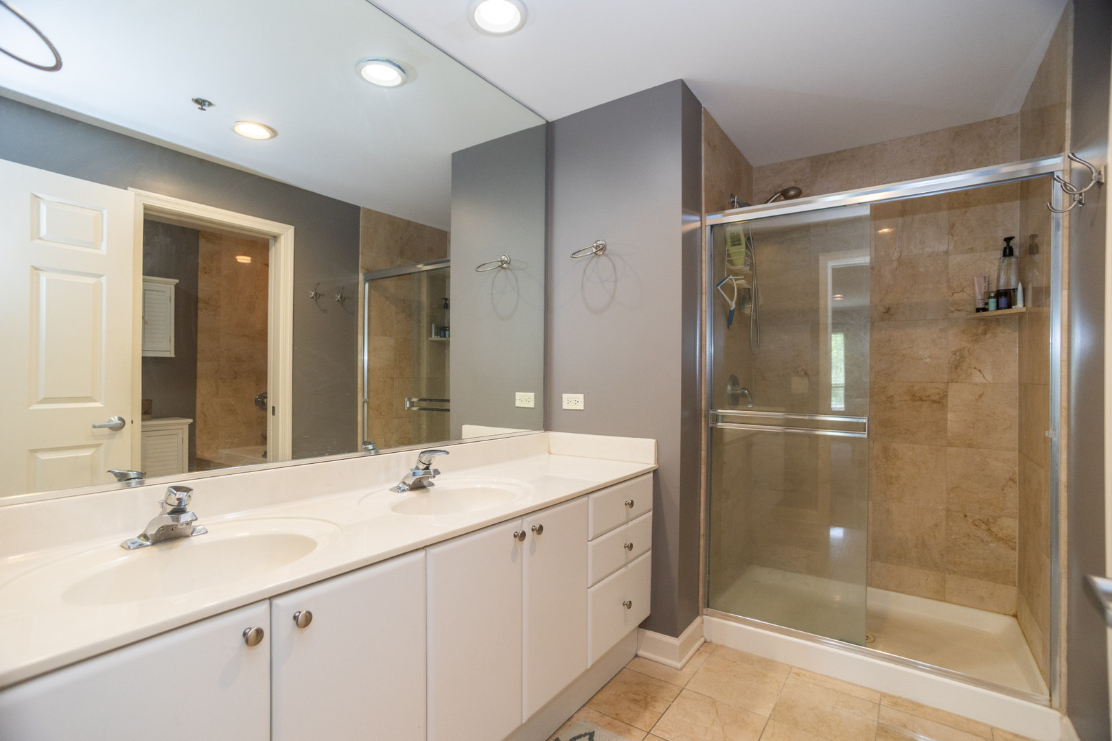 865 E 22nd Street #302, Lombard, IL 60148