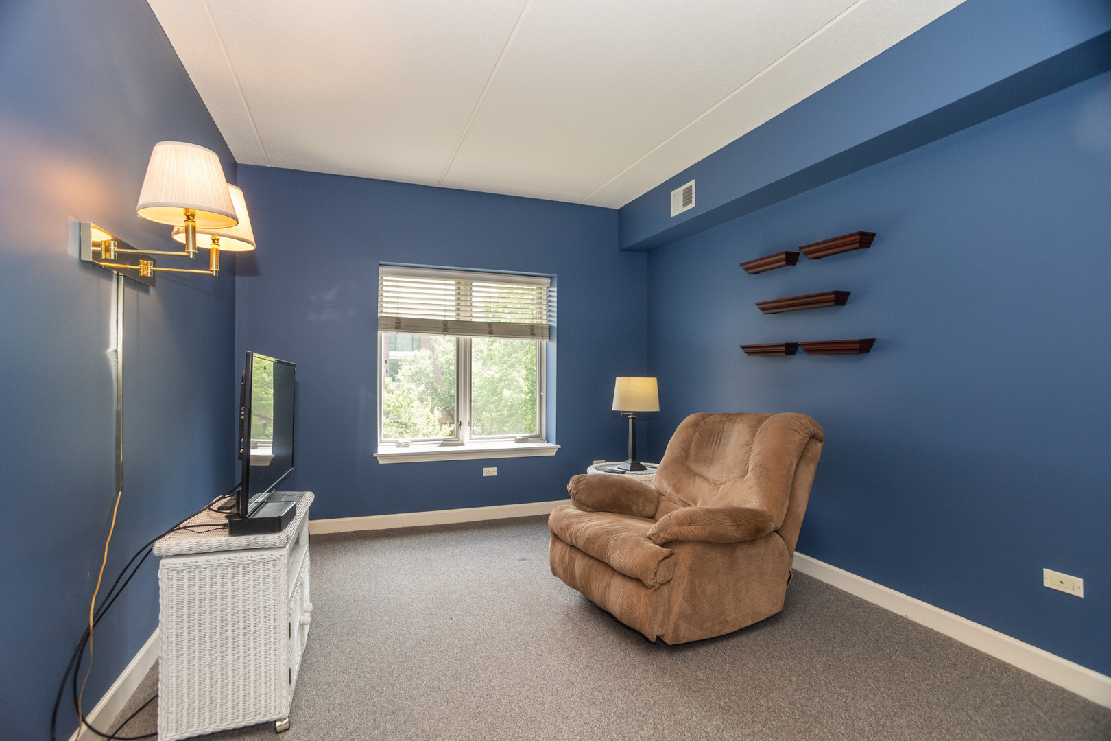 865 E 22nd Street #302, Lombard, IL 60148