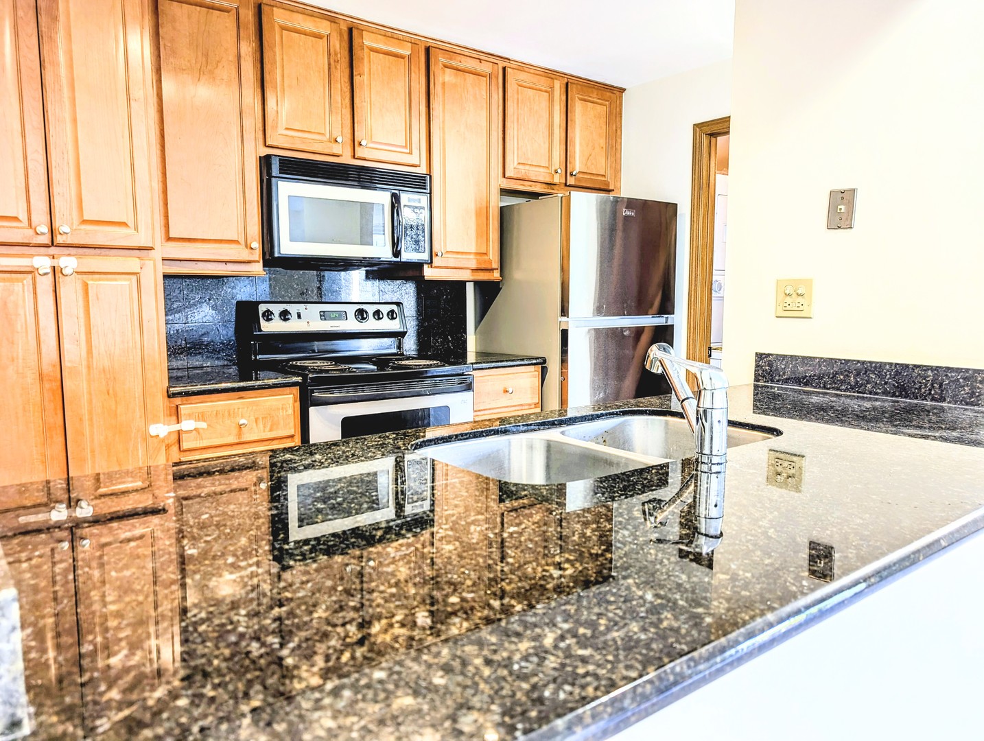 1751 Sleepy Hollow Court #7, Schaumburg, IL 60195
