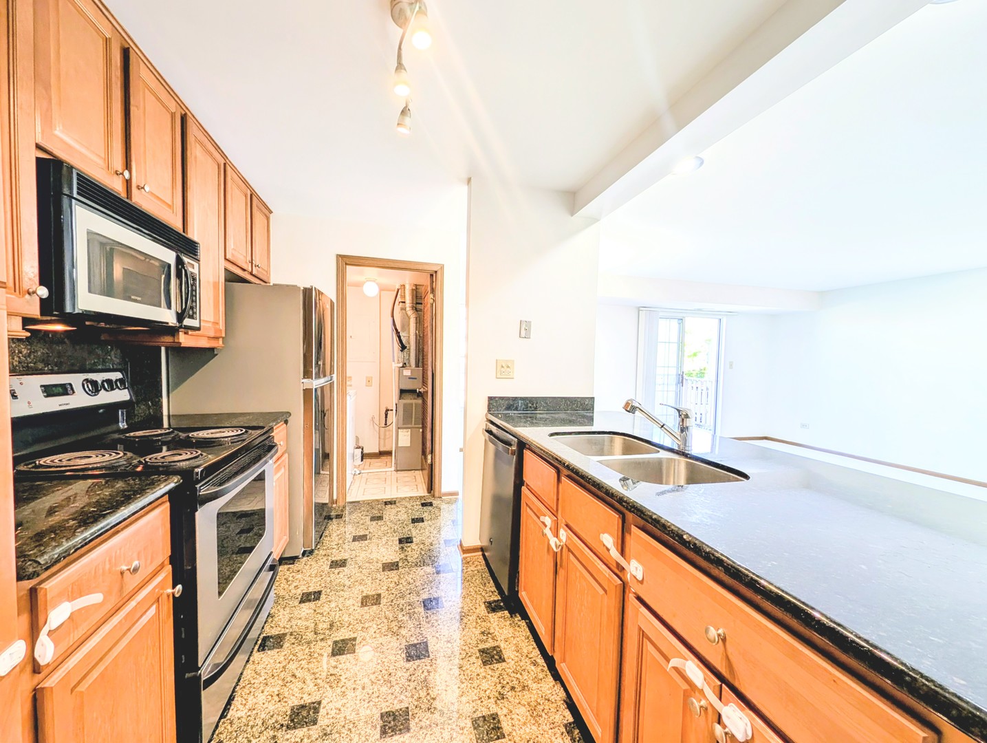 1751 Sleepy Hollow Court #7, Schaumburg, IL 60195