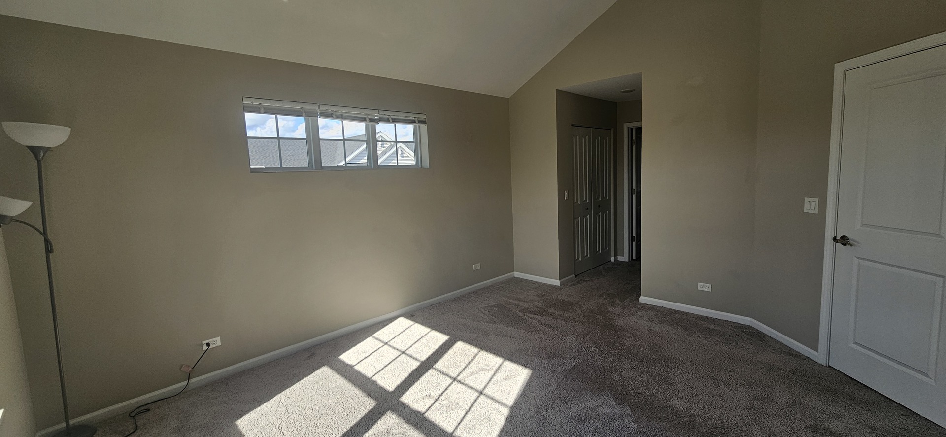 210 Timberleaf Circle, Roselle, IL 60172