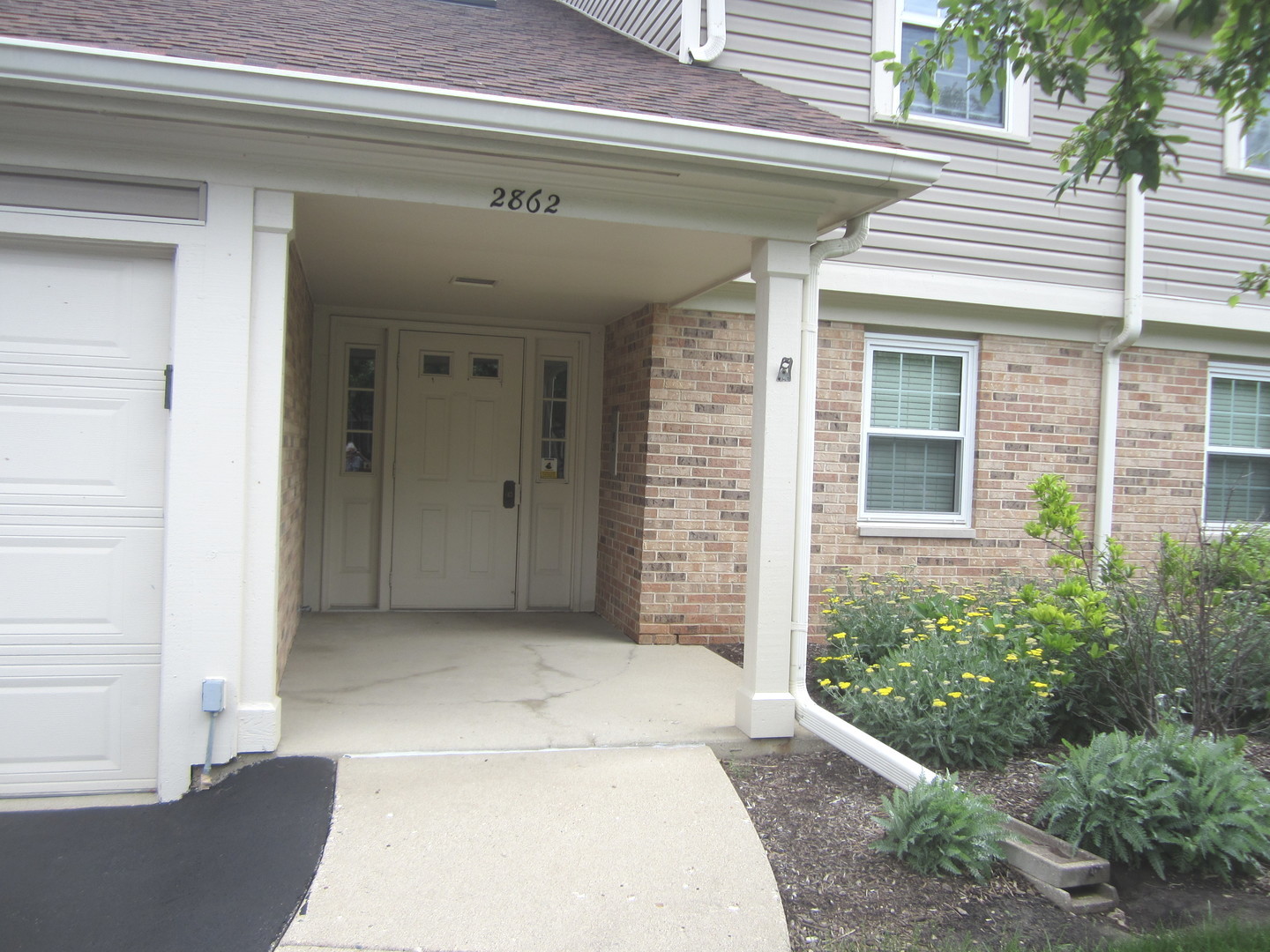 2862 Meadow Lane #x1, Schaumburg, IL 60193