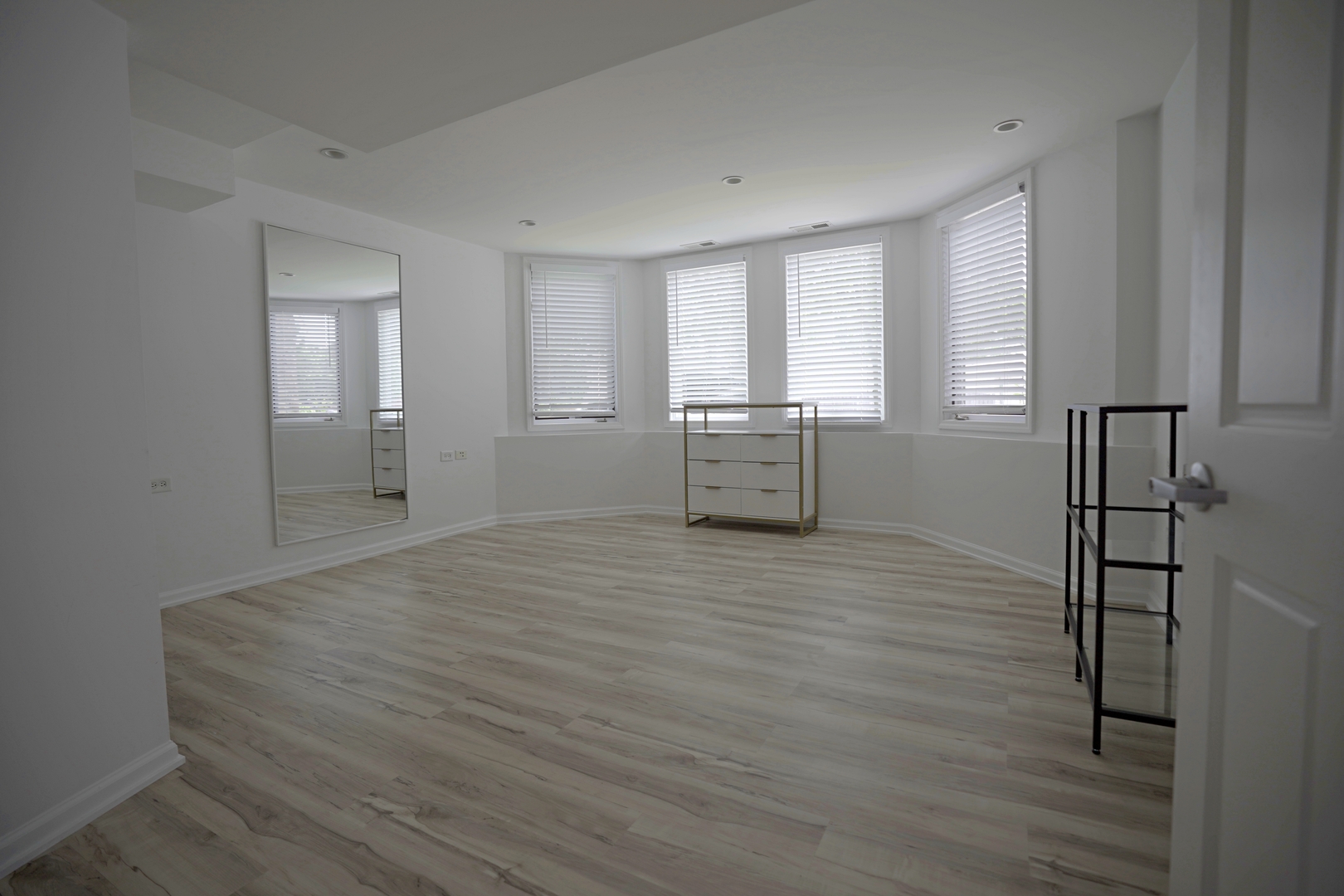 3916 N Osceola Avenue, Chicago, IL 60634