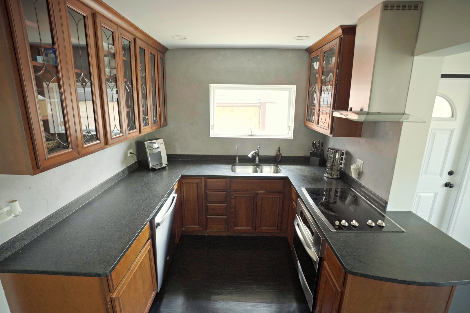 3916 N Osceola Avenue, Chicago, IL 60634
