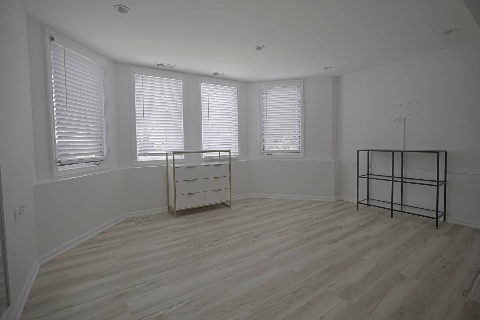 3916 N Osceola Avenue, Chicago, IL 60634