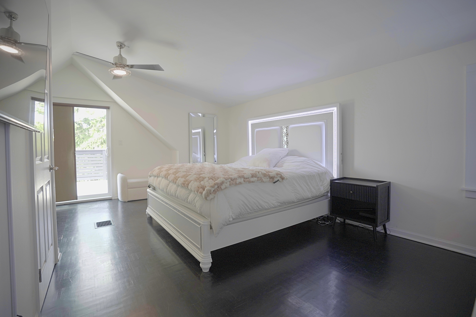 3916 N Osceola Avenue, Chicago, IL 60634
