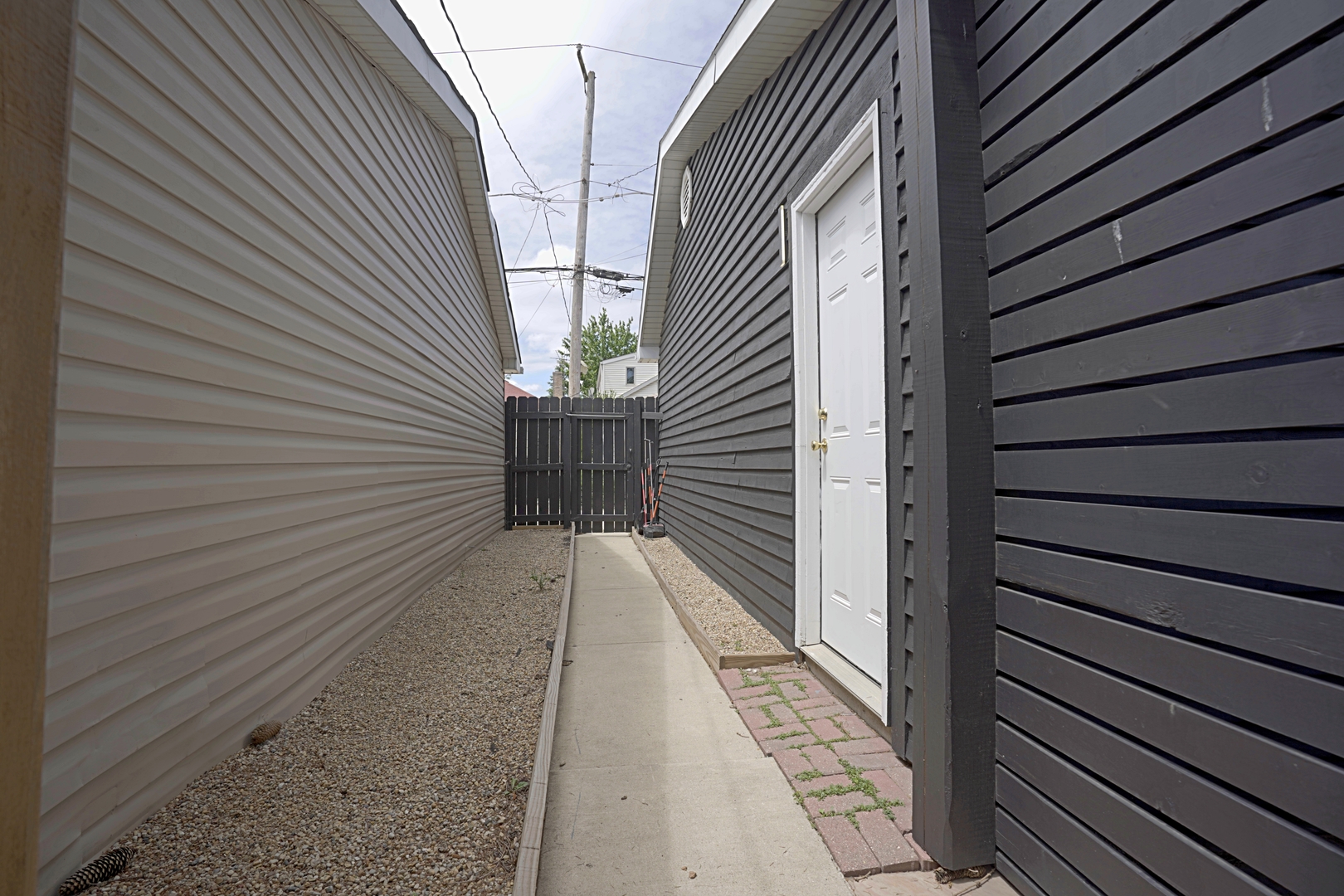 3916 N Osceola Avenue, Chicago, IL 60634