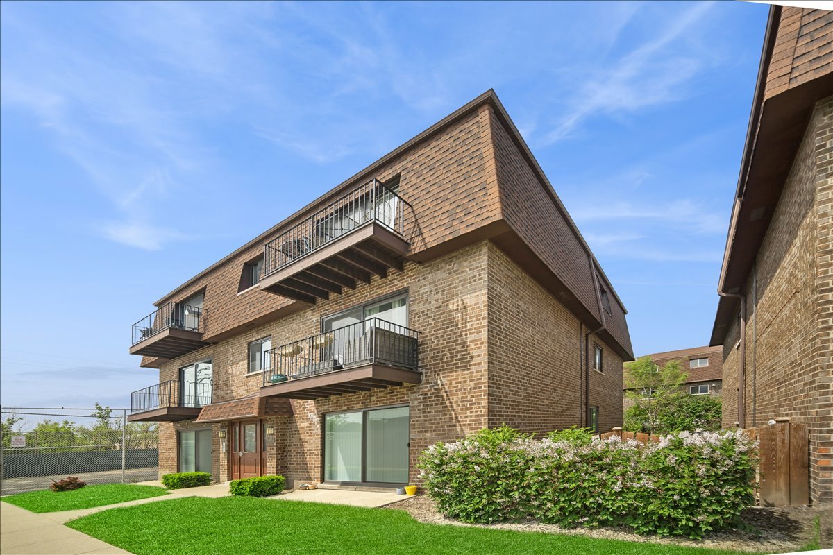 9604 Bianco Terrace #C, Des Plaines, IL 60016
