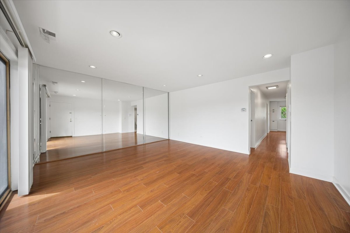 9604 Bianco Terrace #C, Des Plaines, IL 60016