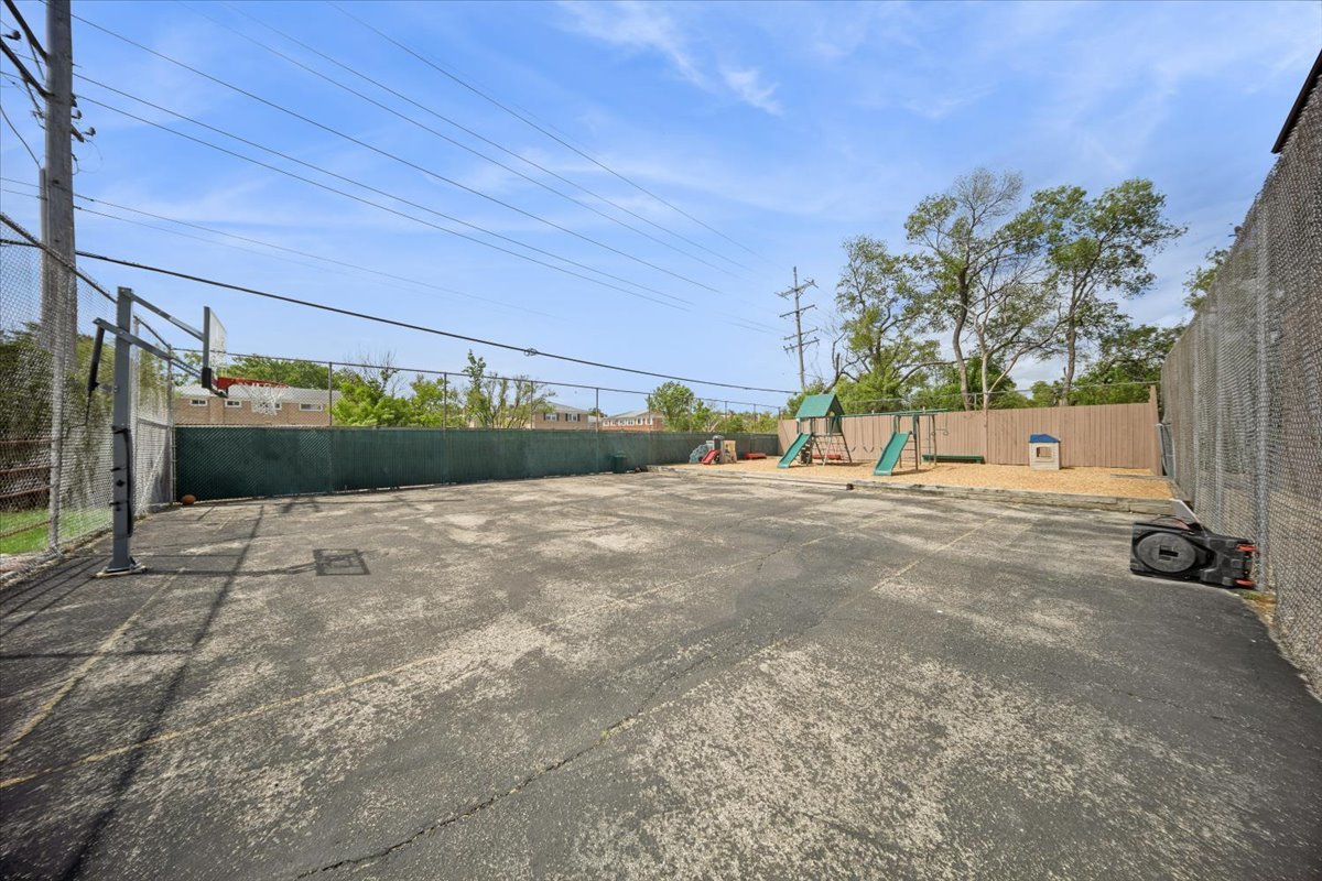 9604 Bianco Terrace #C, Des Plaines, IL 60016