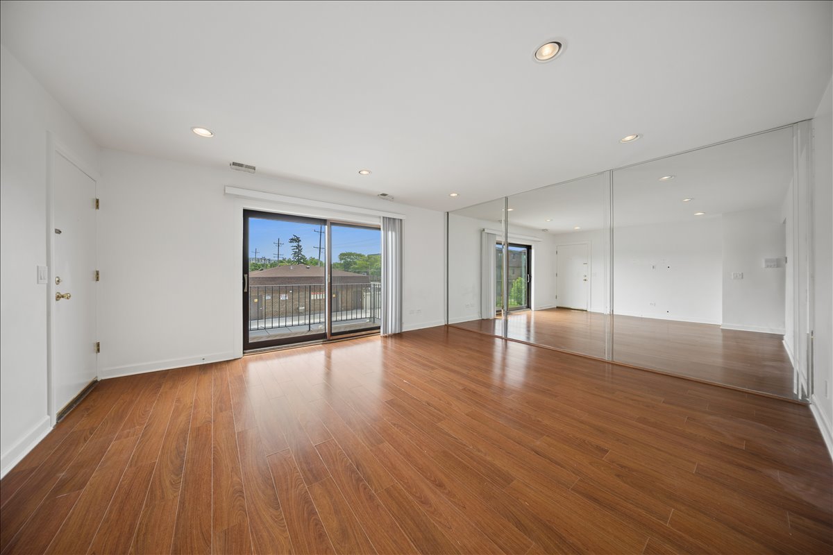 9604 Bianco Terrace #C, Des Plaines, IL 60016