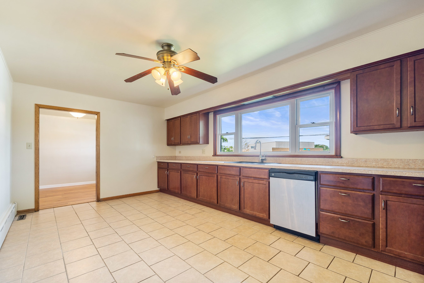 817 Summit Drive, Lockport, IL 60441