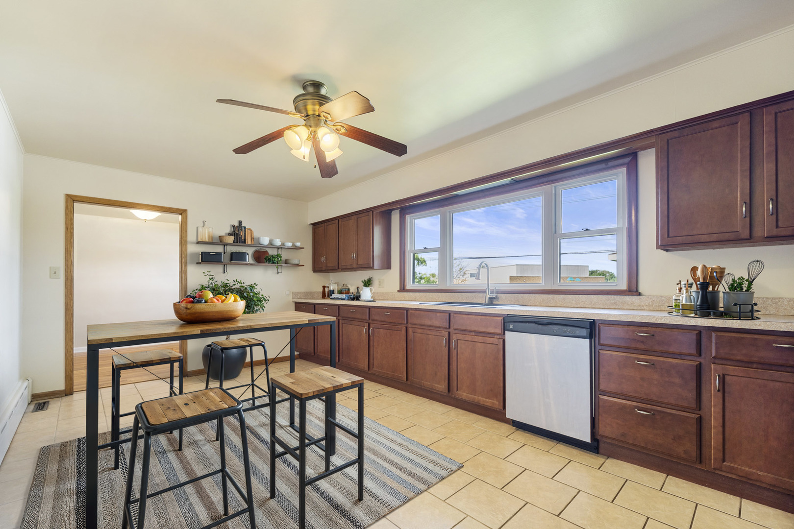 817 Summit Drive, Lockport, IL 60441