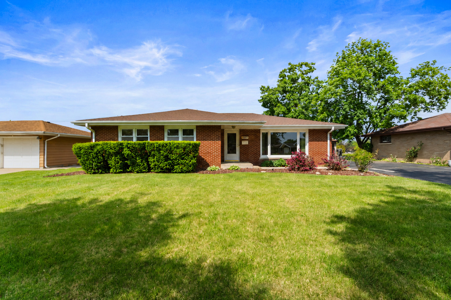 817 Summit Drive, Lockport, IL 60441