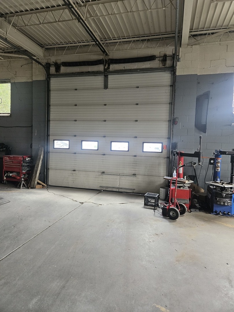 7225 W 59th Street, Summit, IL 60501