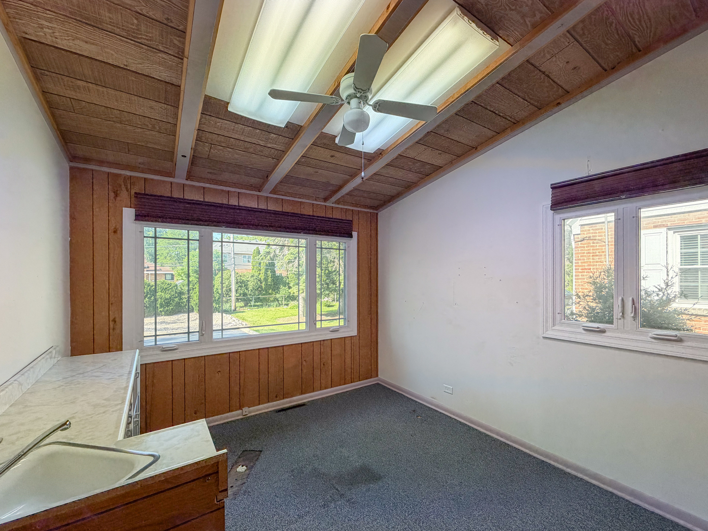 1825 E Roosevelt Road, Wheaton, IL 60187