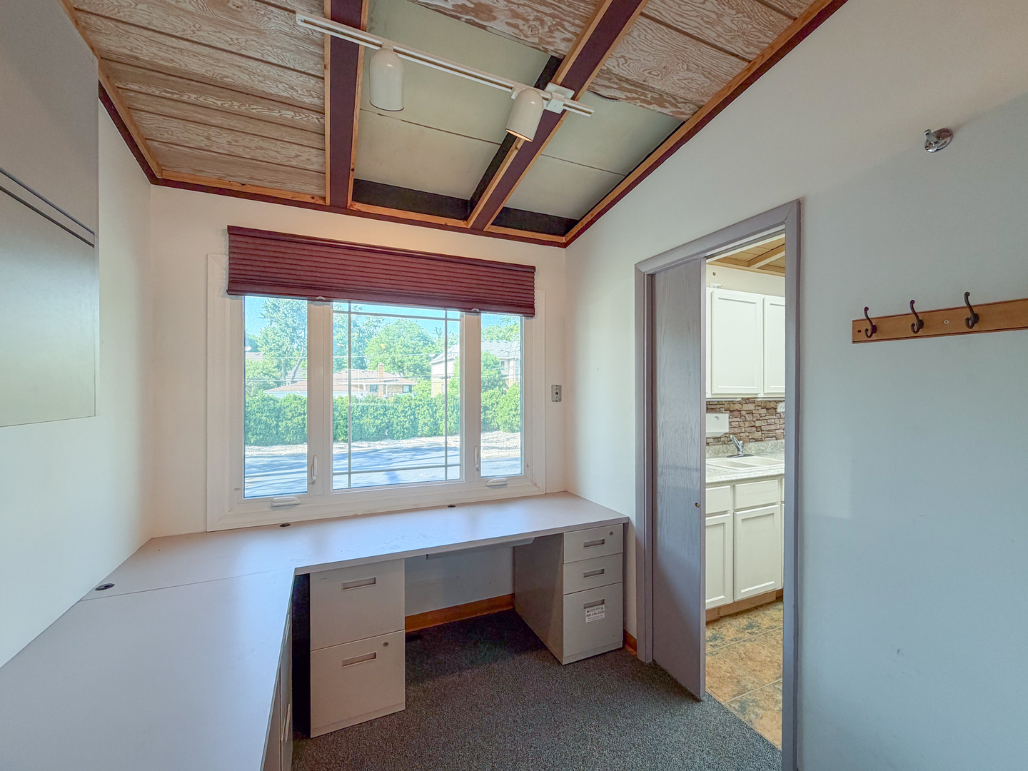 1825 E Roosevelt Road, Wheaton, IL 60187