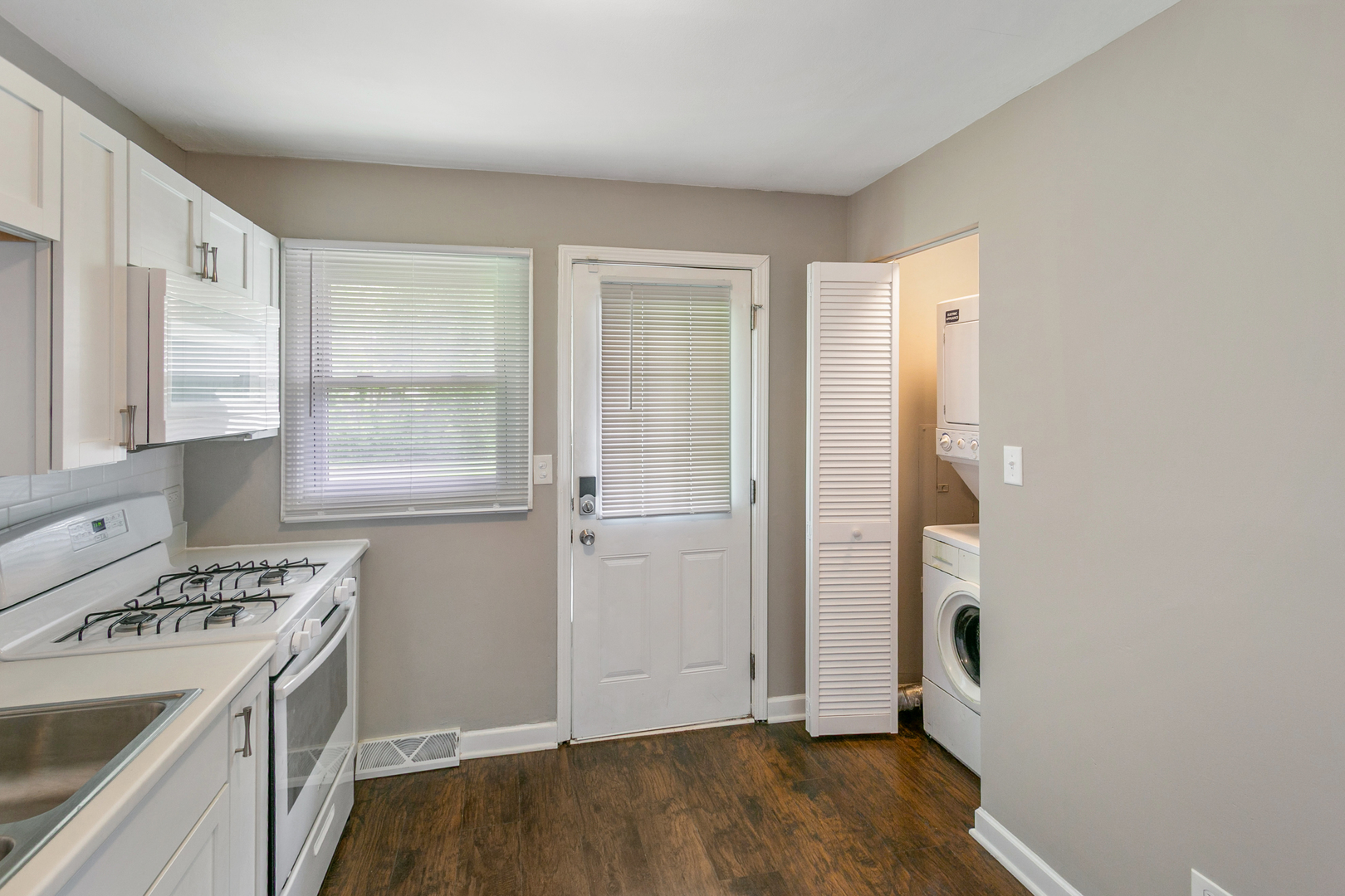 15403 Cherry Lane, Markham, IL 60428