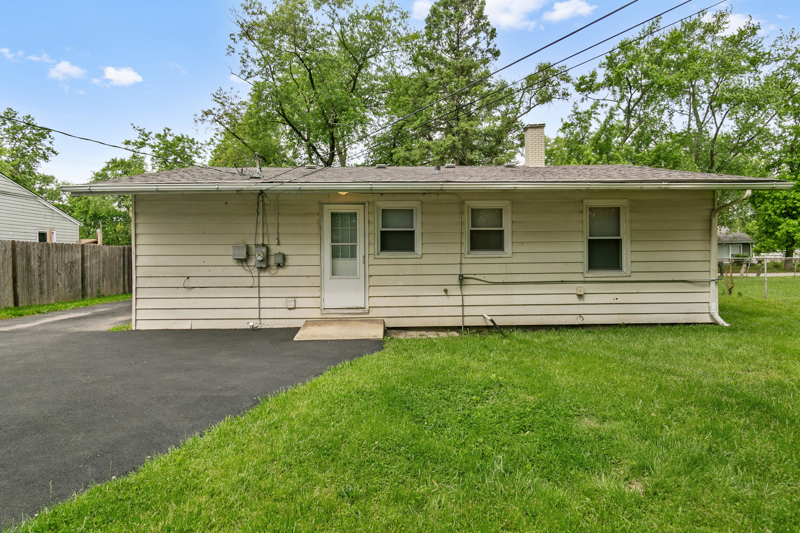 15403 Cherry Lane, Markham, IL 60428