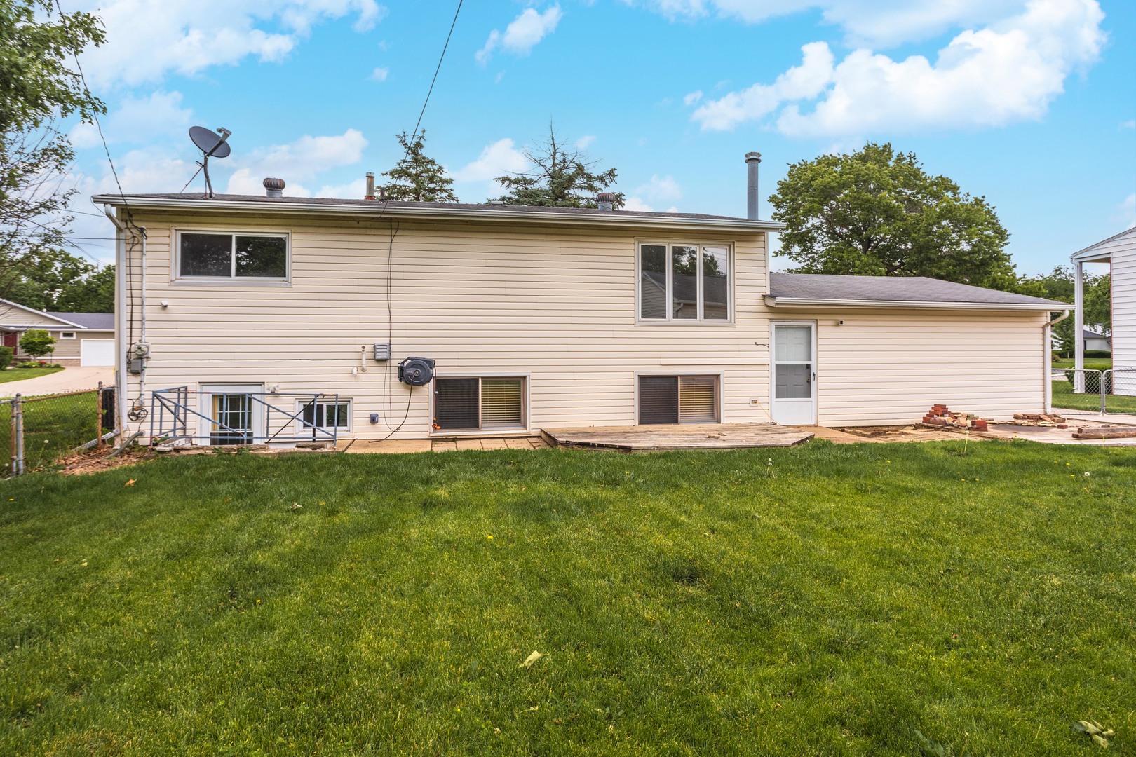 18 Oakwood Drive, Pontiac, IL 61764