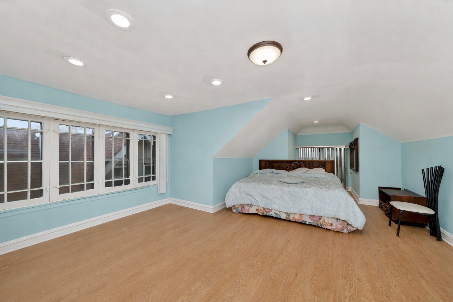 7717 S Luella Avenue, Chicago, IL 60649
