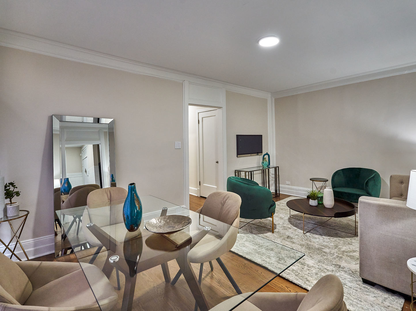 1260 W Columbia Avenue #2, Chicago, IL 60626