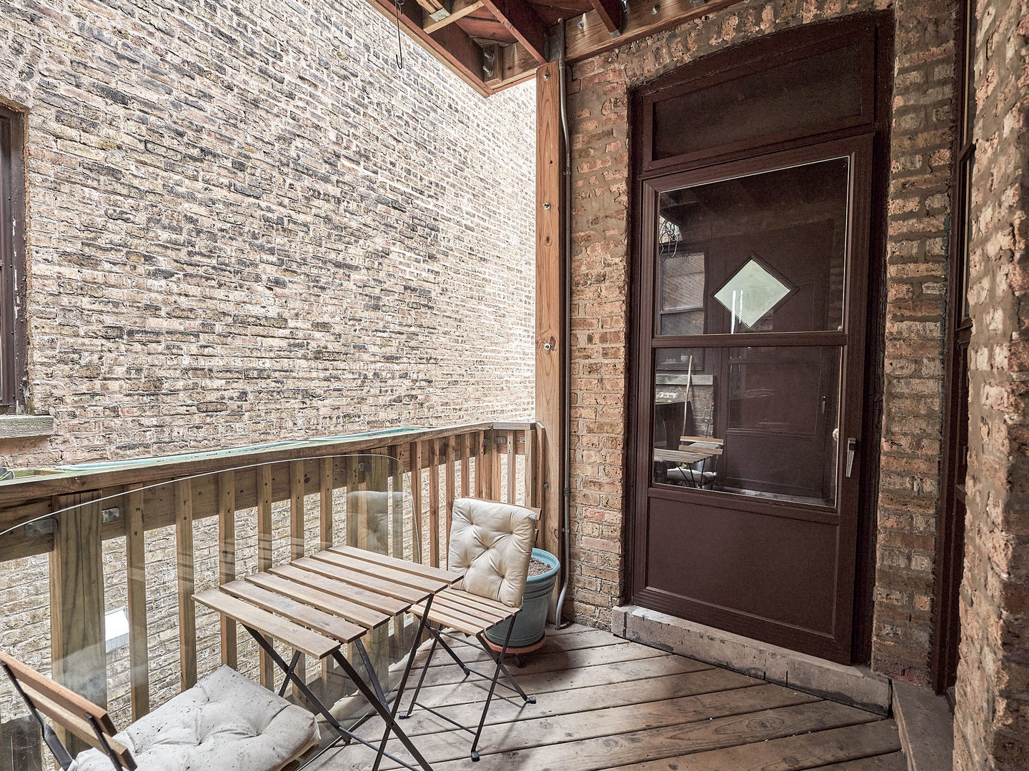 1260 W Columbia Avenue #2, Chicago, IL 60626