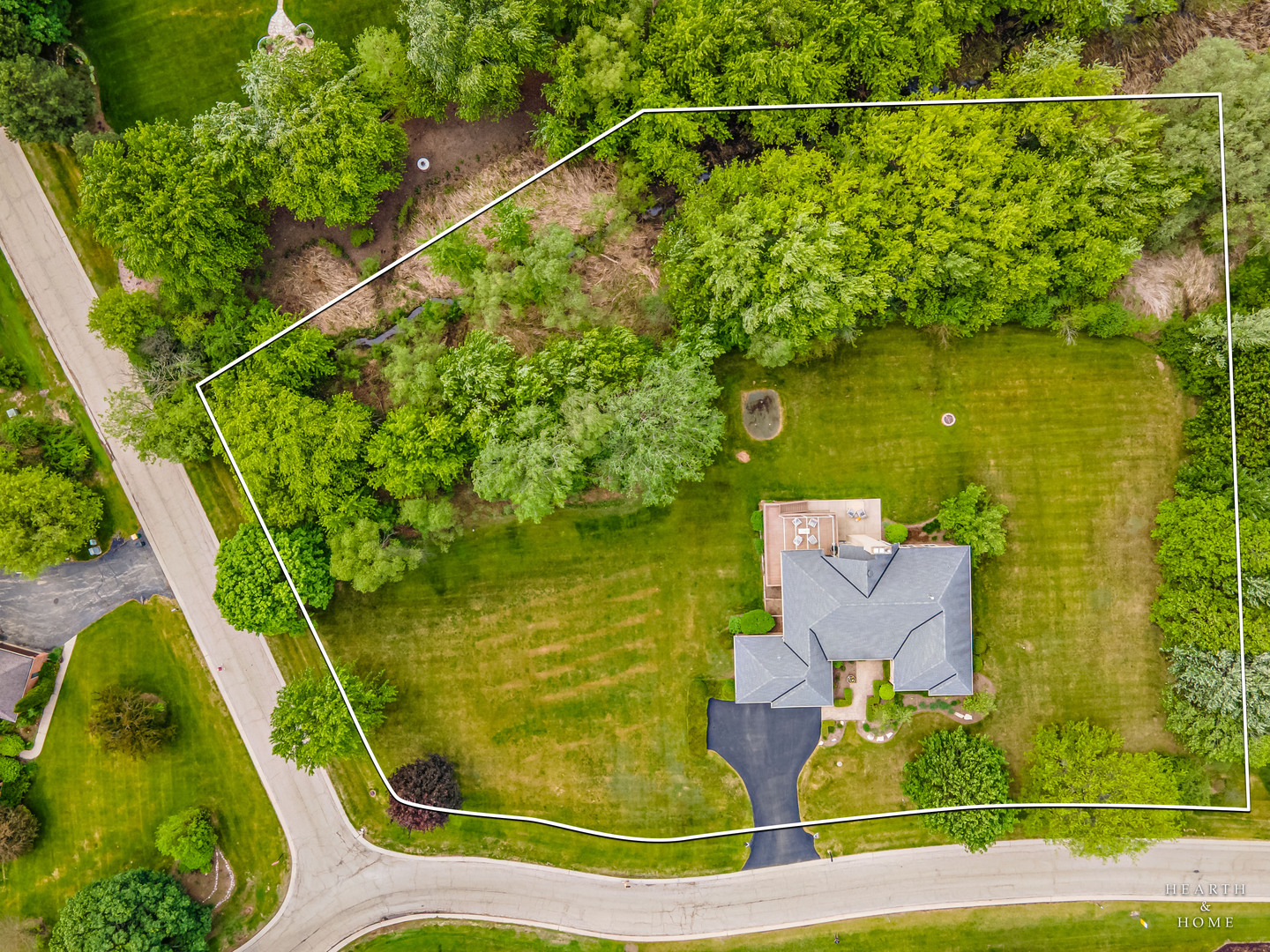 32 Rosewood Drive, Hawthorn Woods, IL 60047