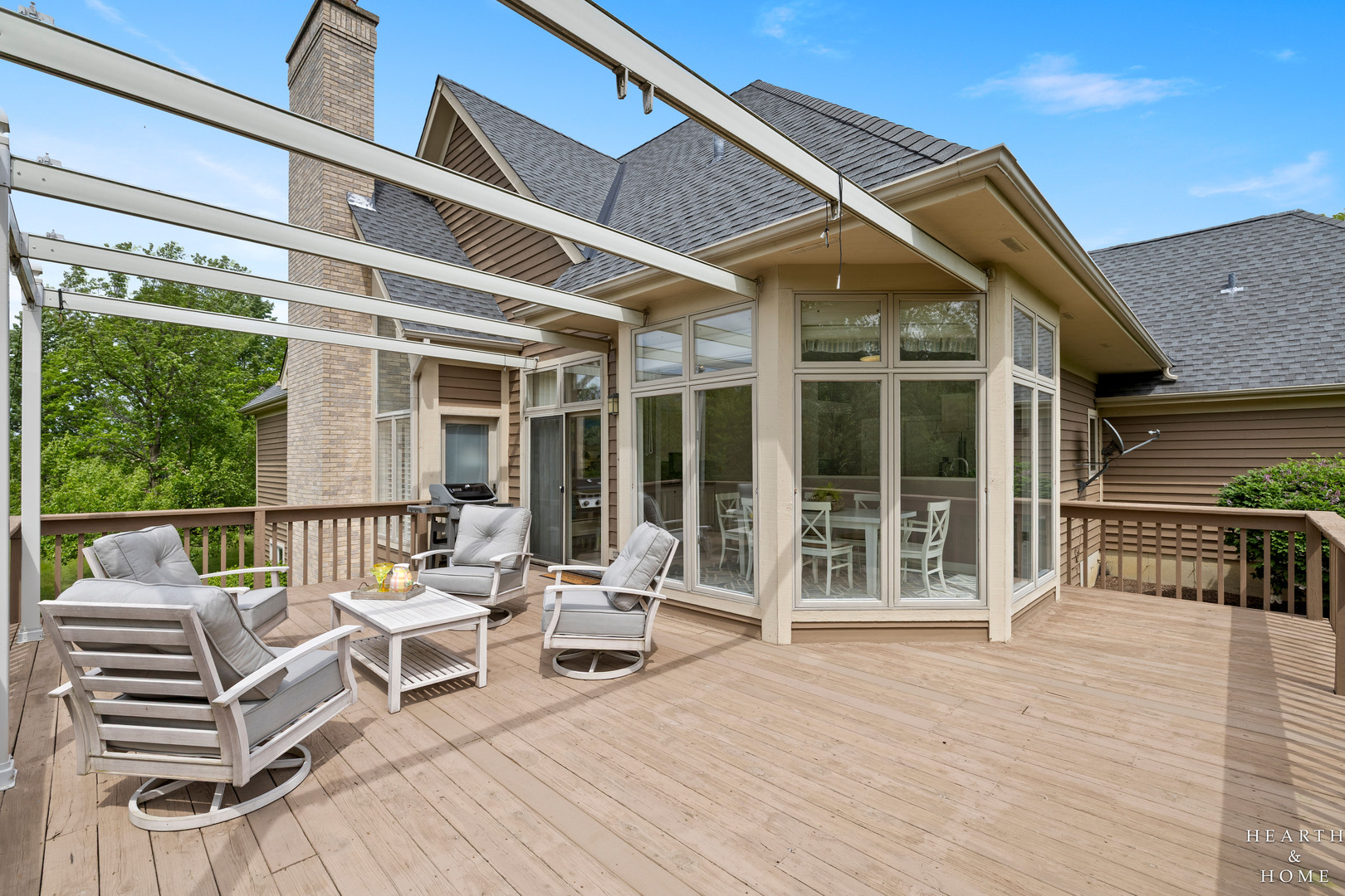 32 Rosewood Drive, Hawthorn Woods, IL 60047