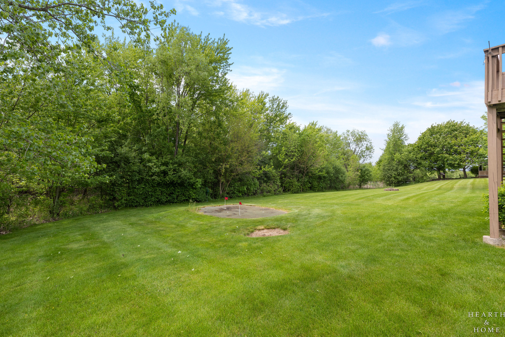 32 Rosewood Drive, Hawthorn Woods, IL 60047