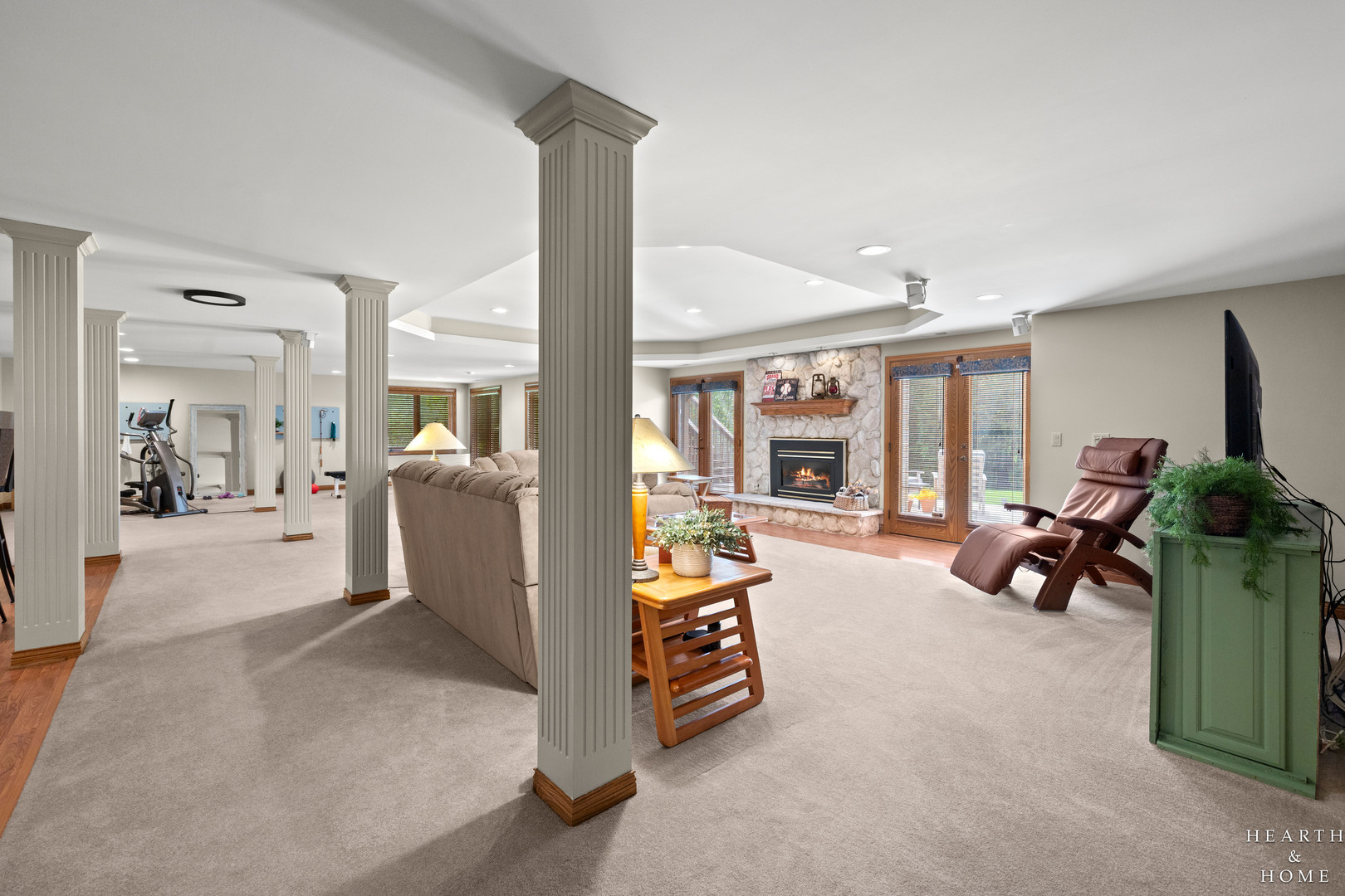 32 Rosewood Drive, Hawthorn Woods, IL 60047