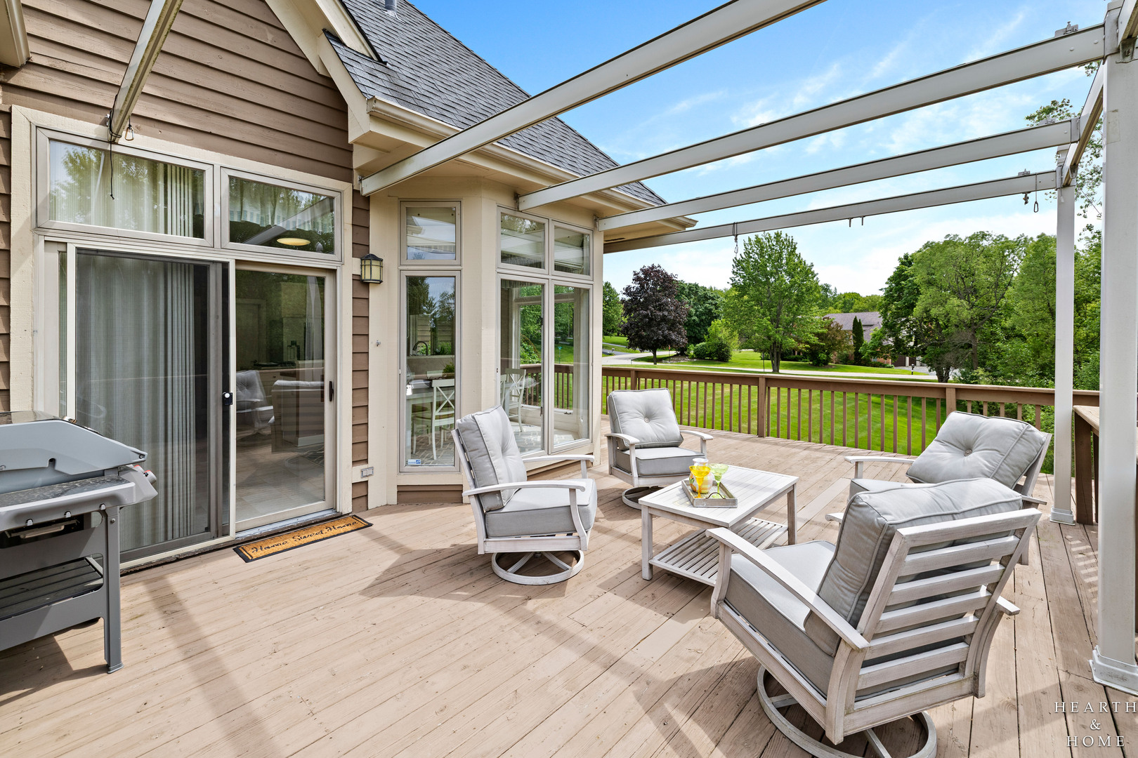 32 Rosewood Drive, Hawthorn Woods, IL 60047