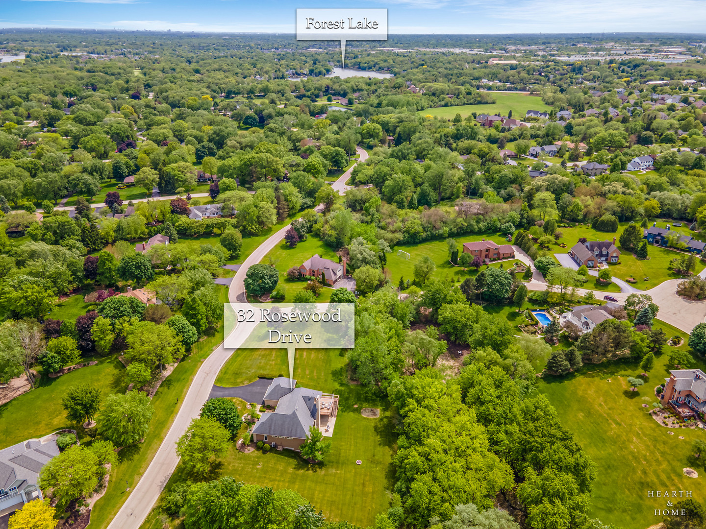 32 Rosewood Drive, Hawthorn Woods, IL 60047