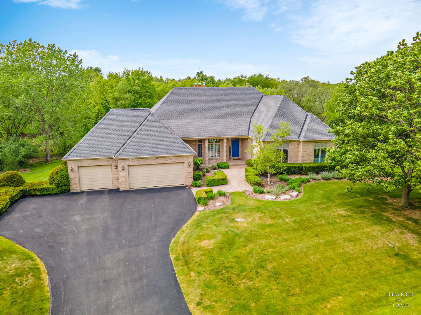 32 Rosewood Drive, Hawthorn Woods, IL 60047