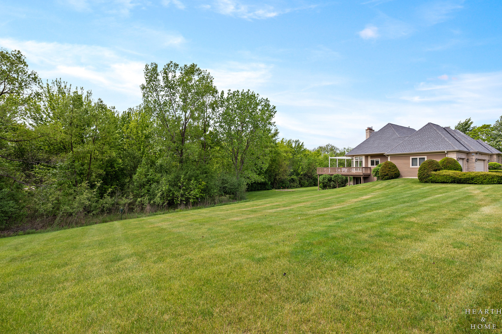 32 Rosewood Drive, Hawthorn Woods, IL 60047
